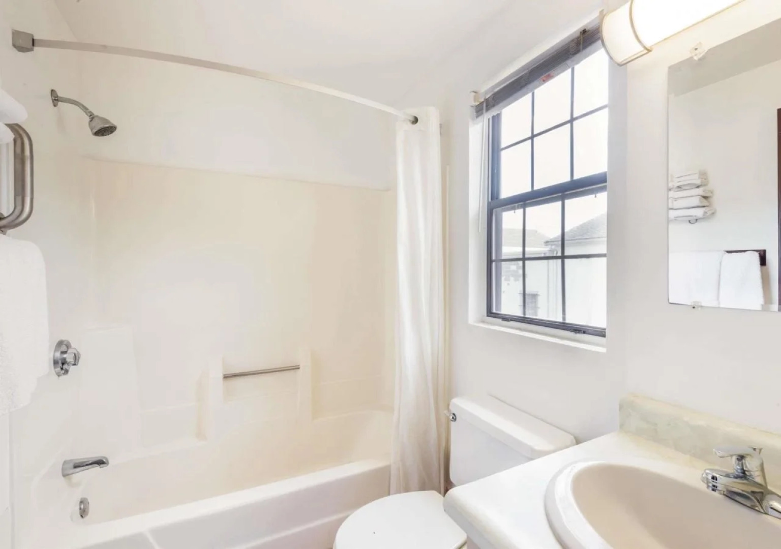 Knights Inn North Attleboro