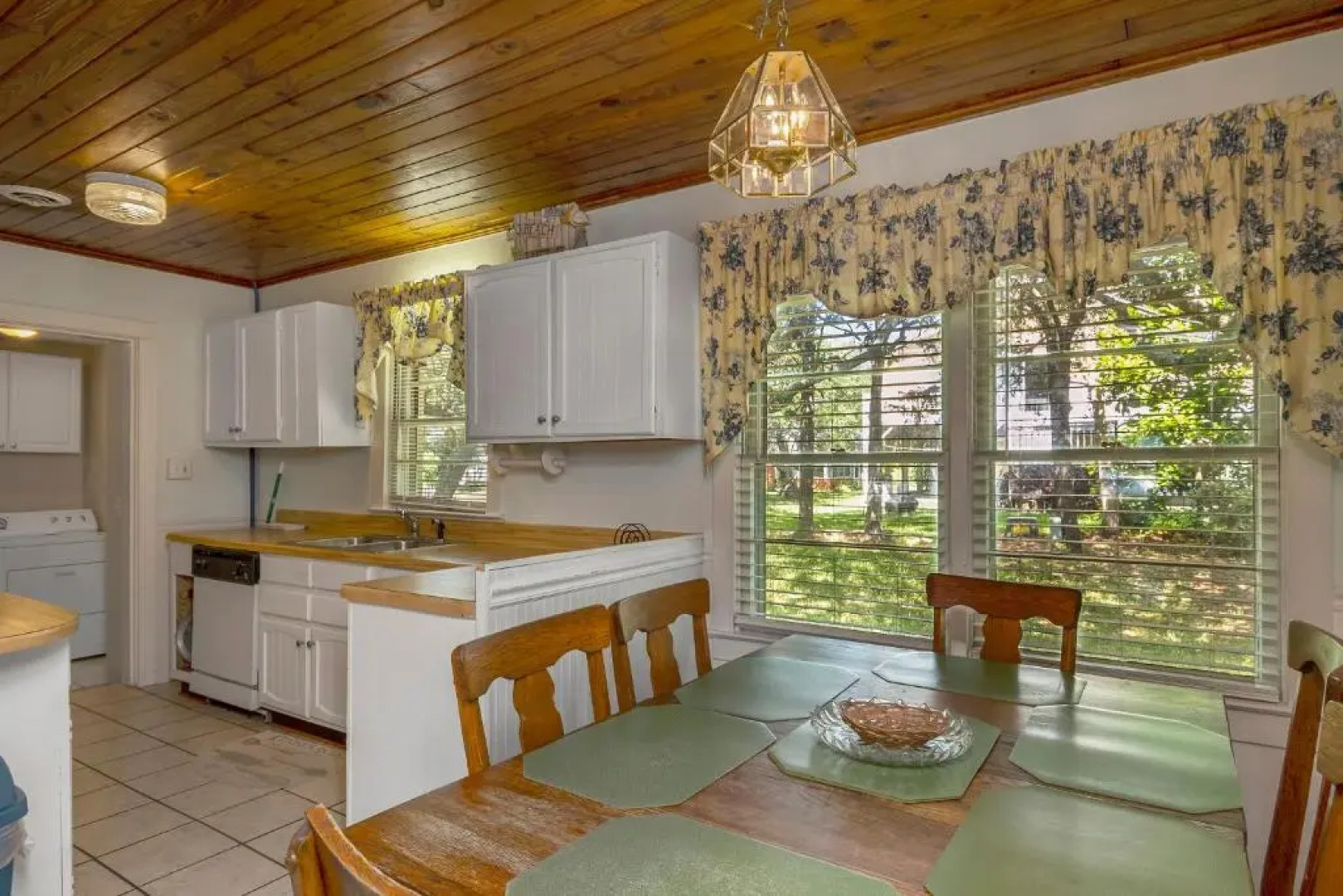 Papas Place by Oak Island Accommodations