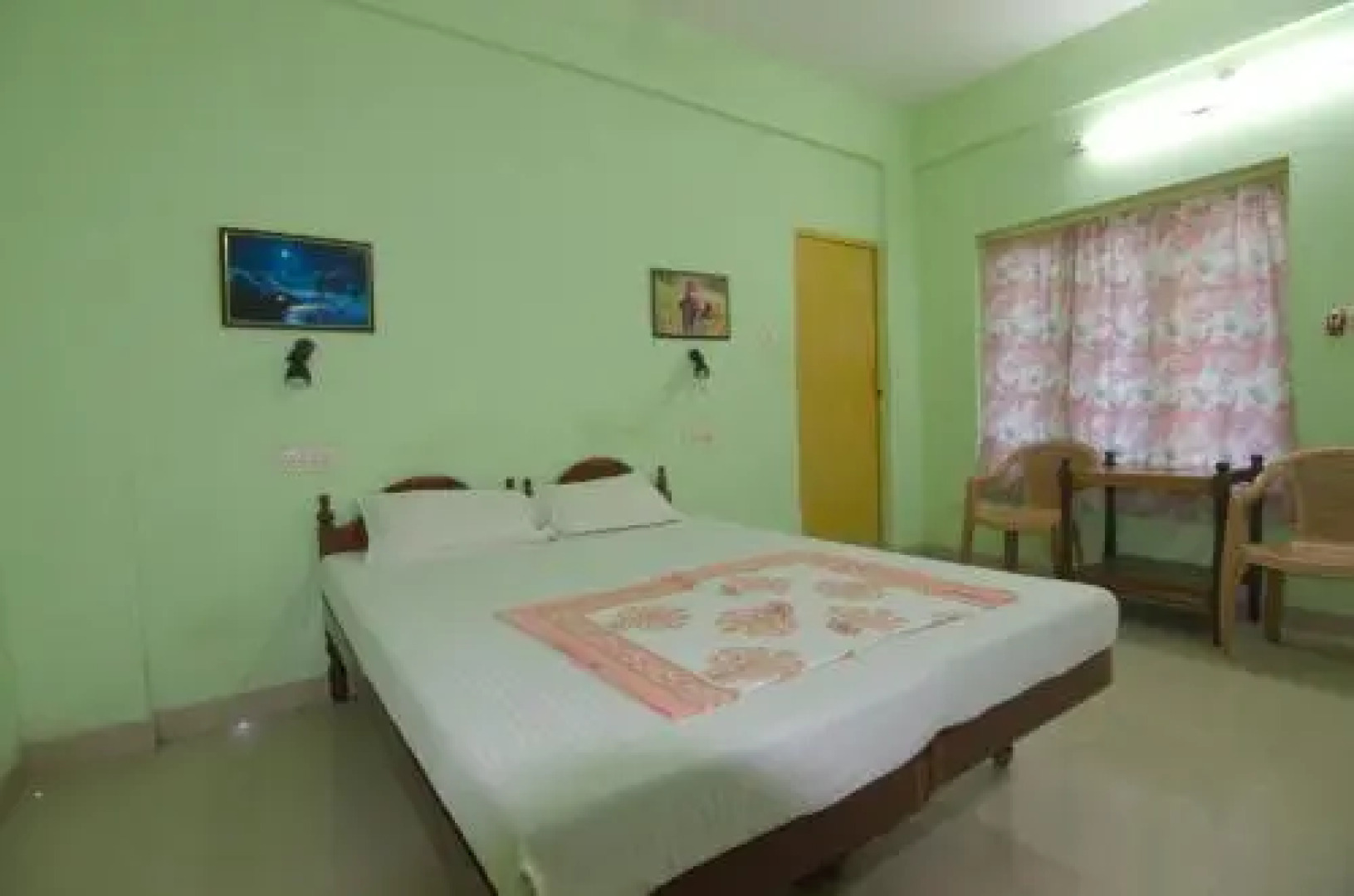 Shirleys Beach Hotel