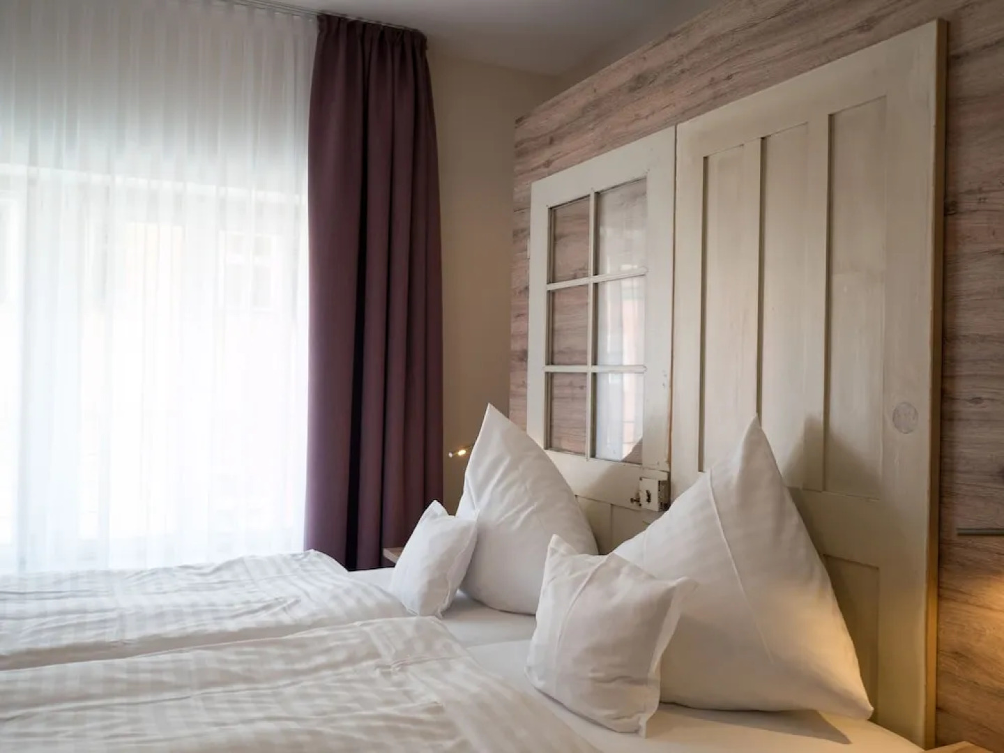 Weinbar und Hotel FahrAway