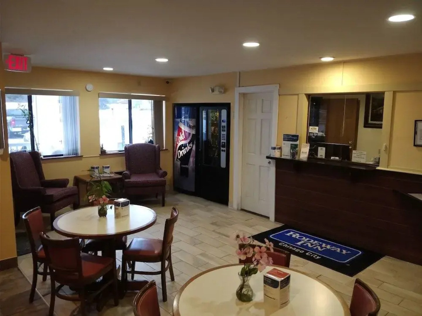 Super 8 by Wyndham Chisago City