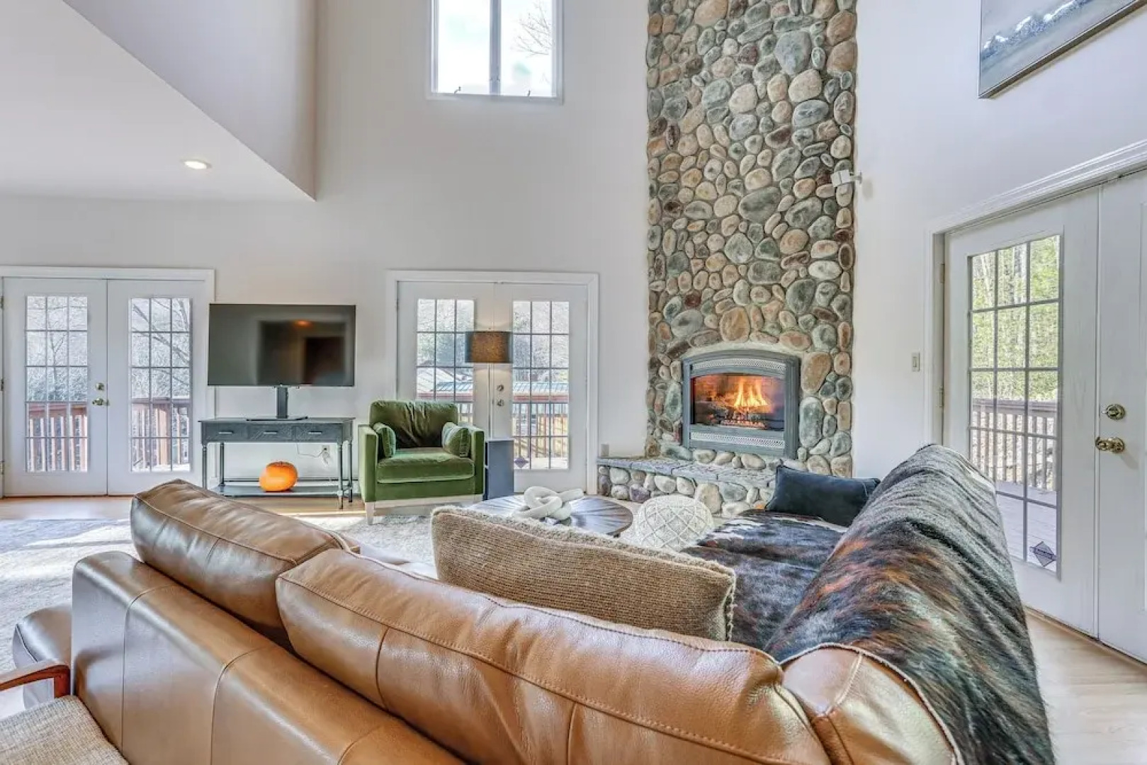 Secluded Kerhonkson Retreat With Deck + Views!