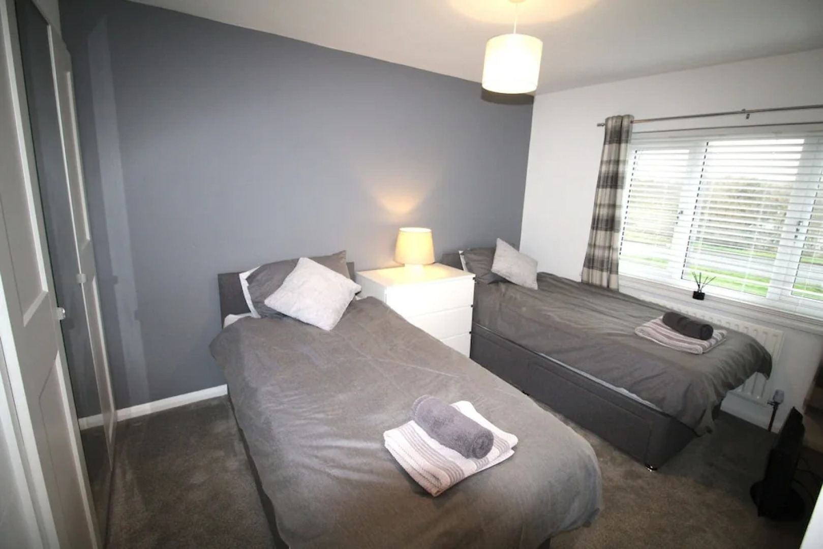 3 Bed House - Sleeps 6 - Fully Refurbished