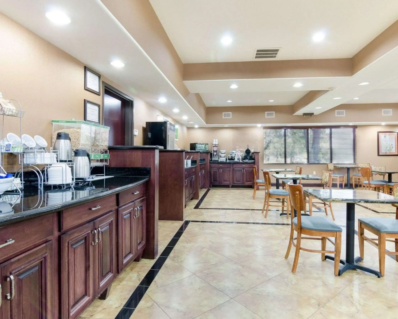 Comfort Suites Topeka Northwest