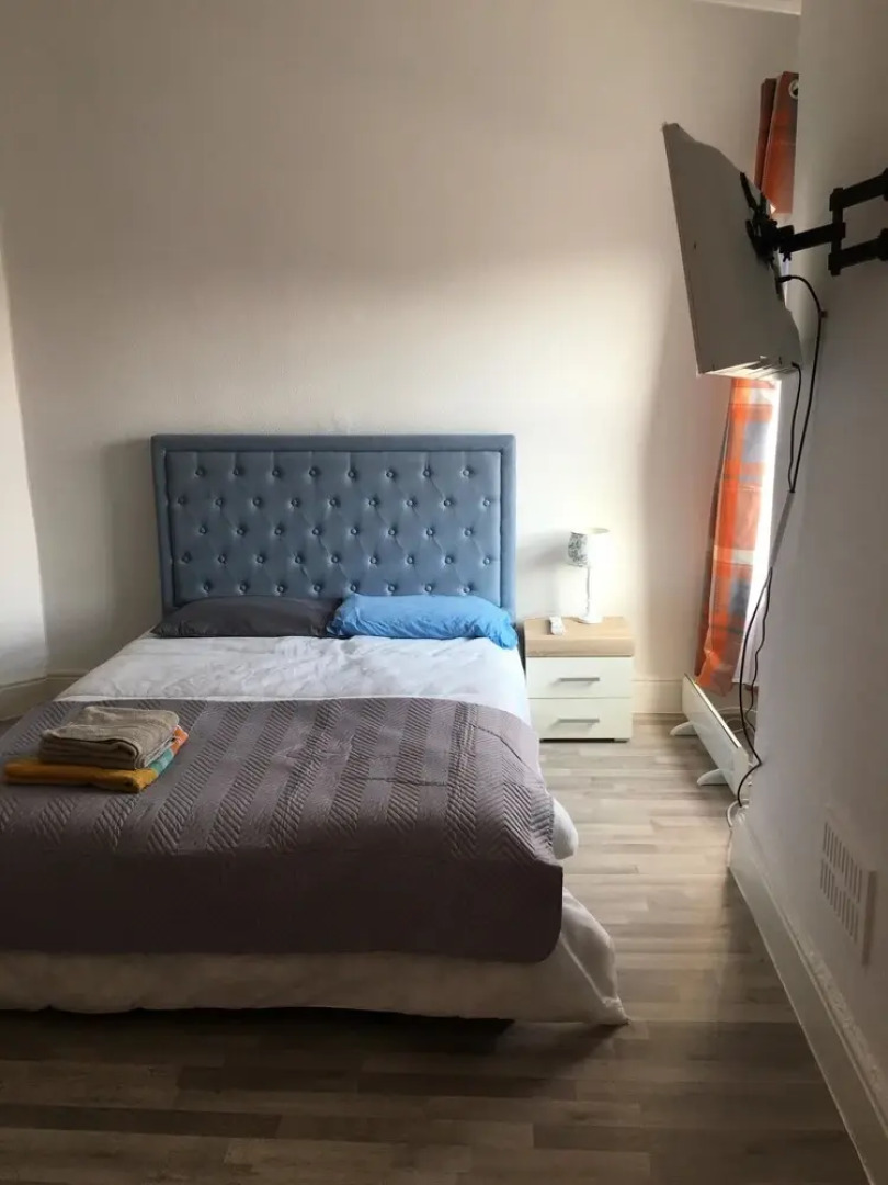 NEW Irisplace Liverpool @ New Strand