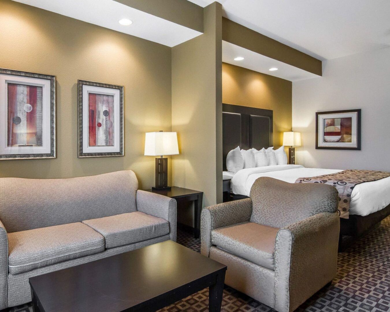 Red Roof Inn & Suites Longview