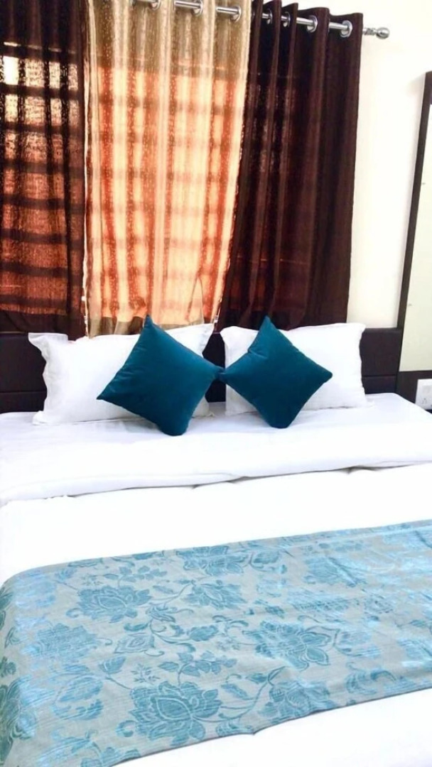 Daze Off Studio House