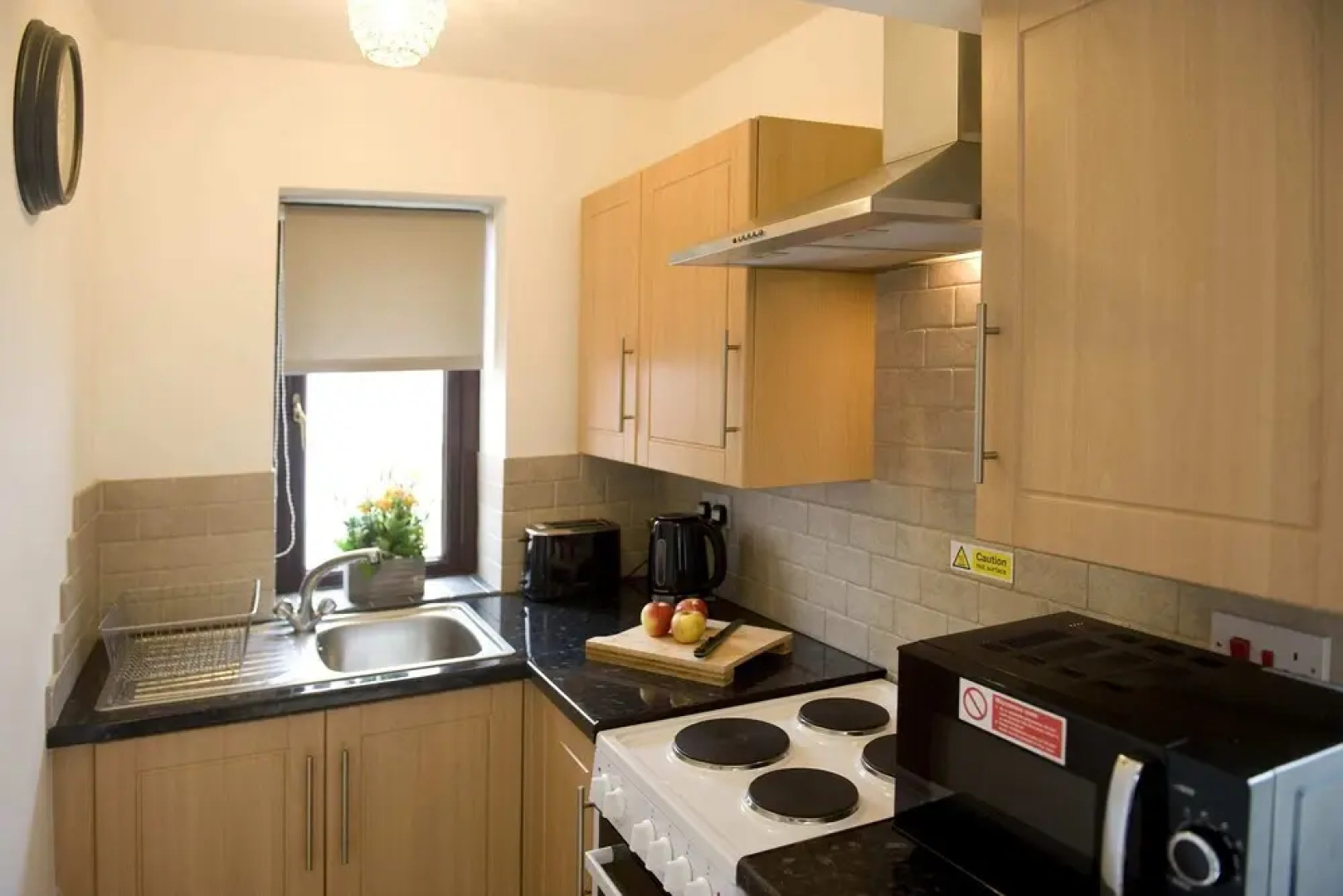 Lovely Mountain View Apartment - Short Drive to Beaches