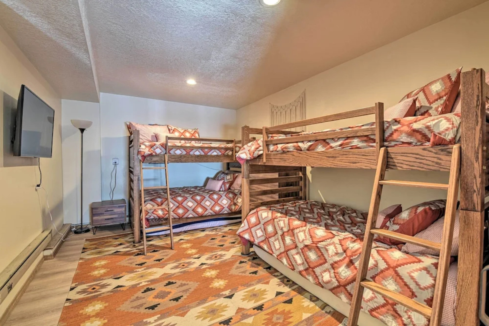 Warm Townhome w/ Sauna at Angel Fire Ski Lift