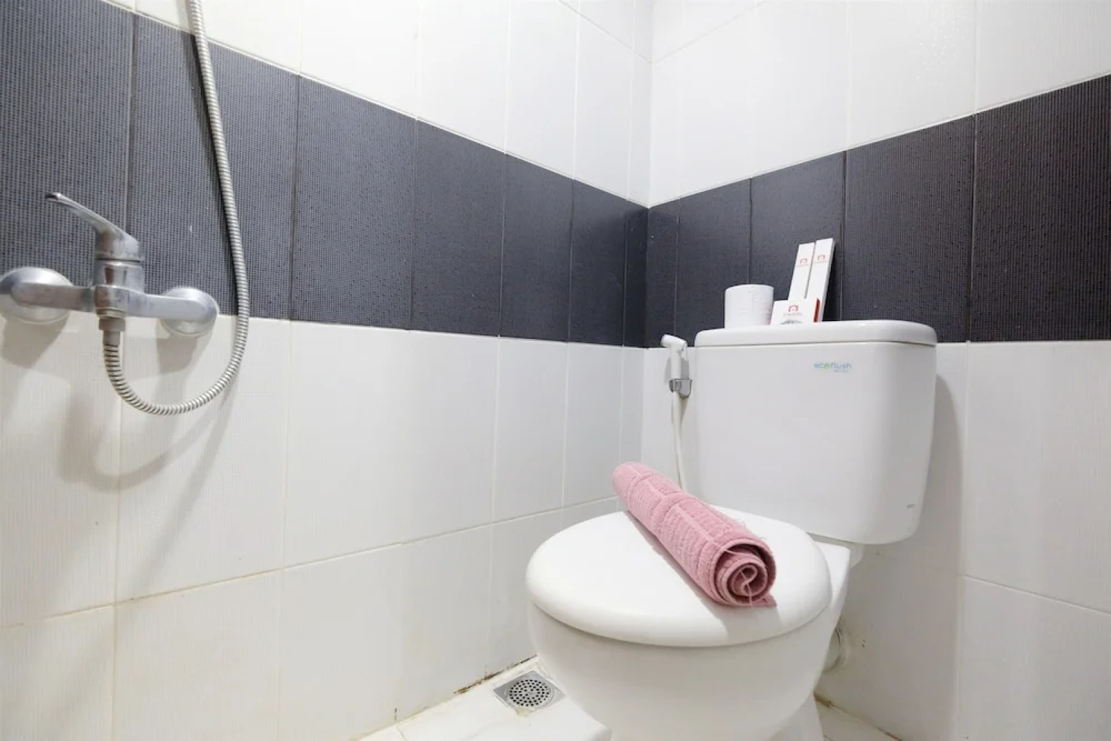 Budget Studio Apartment at Cinere Bellevue Suites