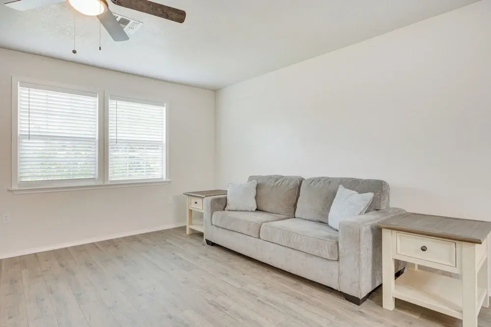 Updated Home w/ Yard ~ 14 Mi to Quartz Mountain!