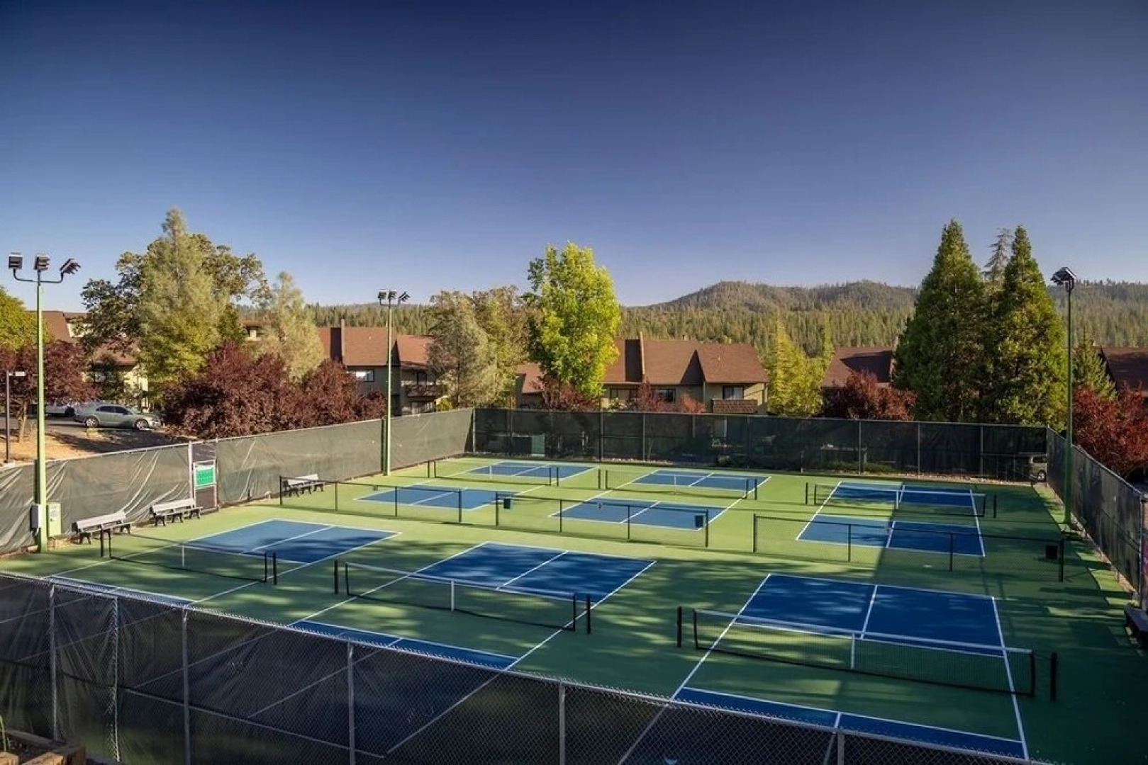 The Gathering Place - 2-Level Home with Game Room by Yosemite Region Resorts