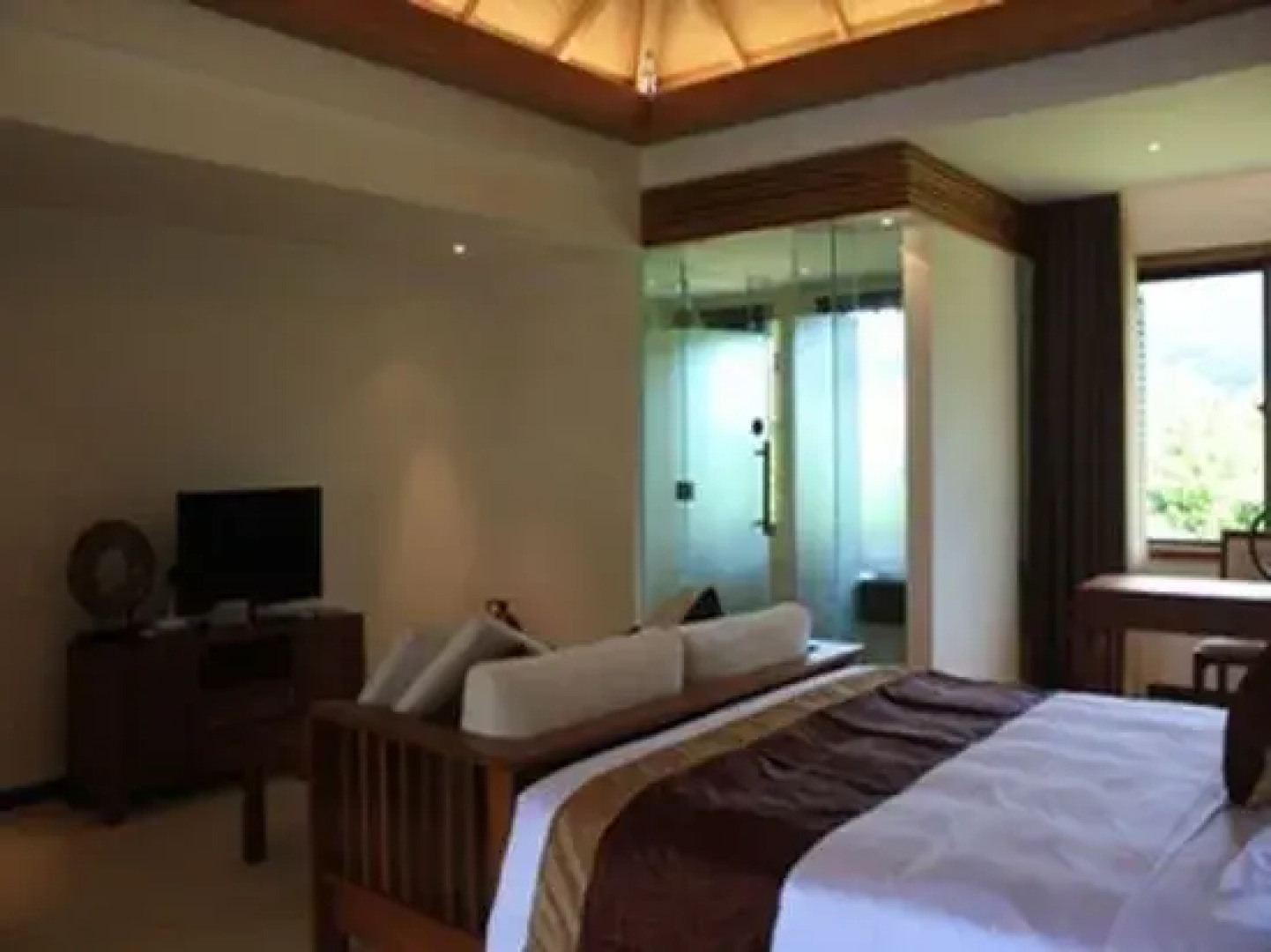 Qixian Yaochi Hot Spring Resort