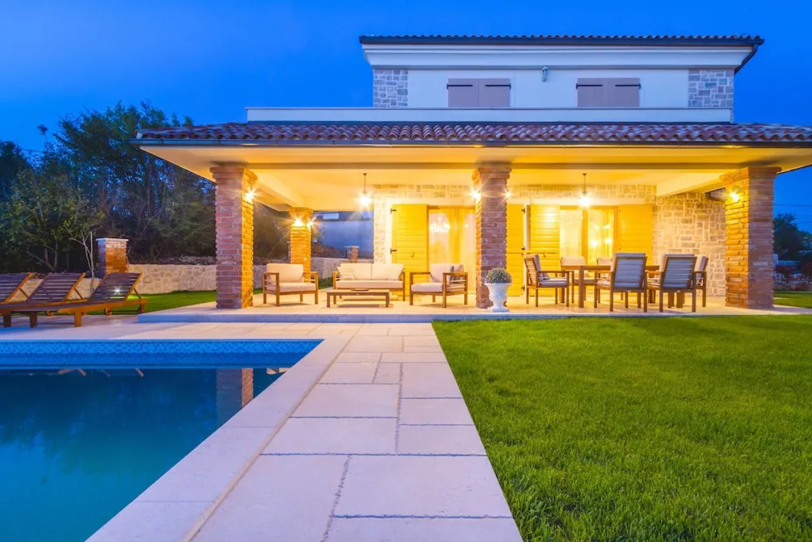 Luxury Villas Kras Ladies