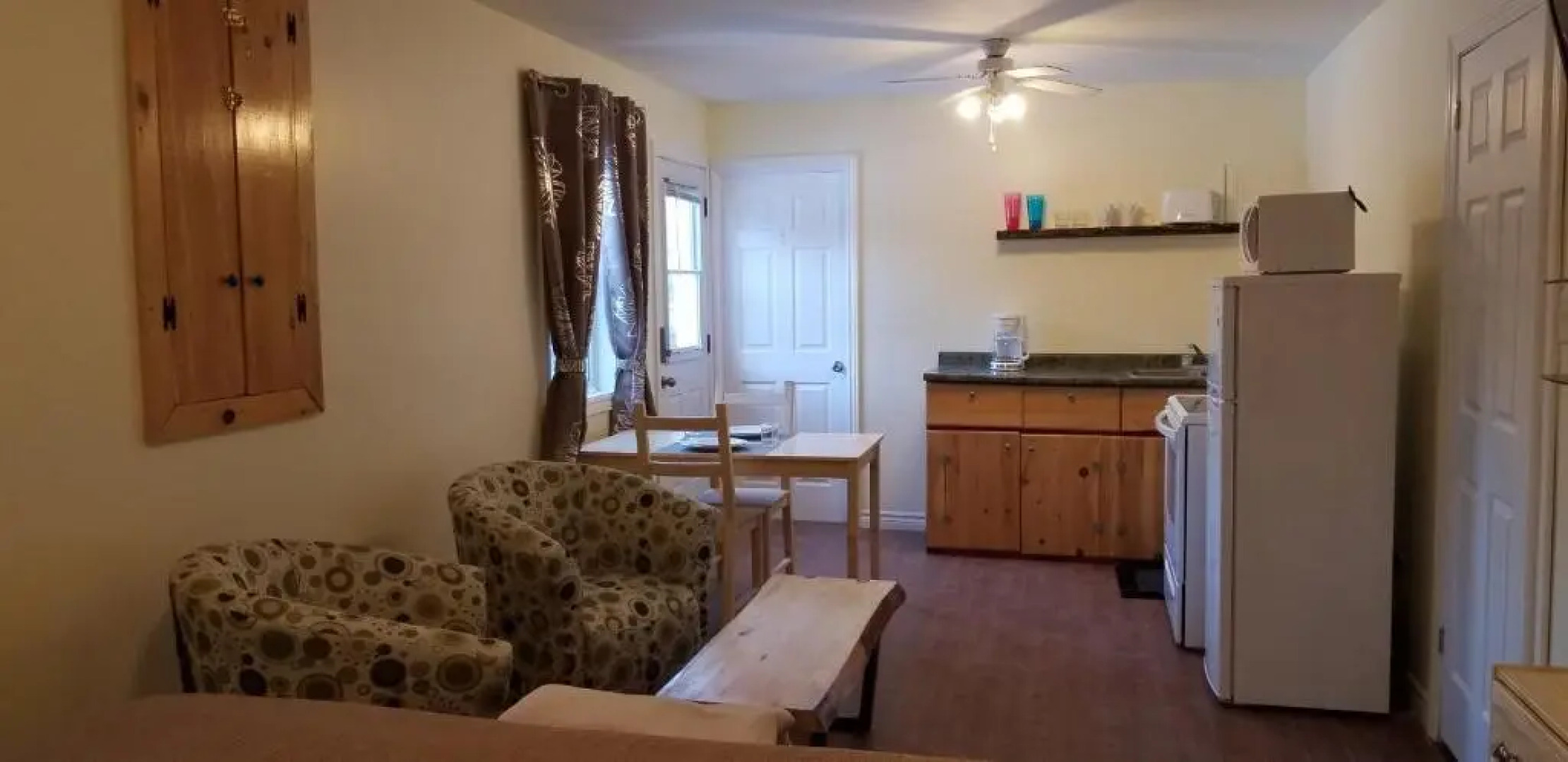 Mountainside Hideaway Cottage & Suites