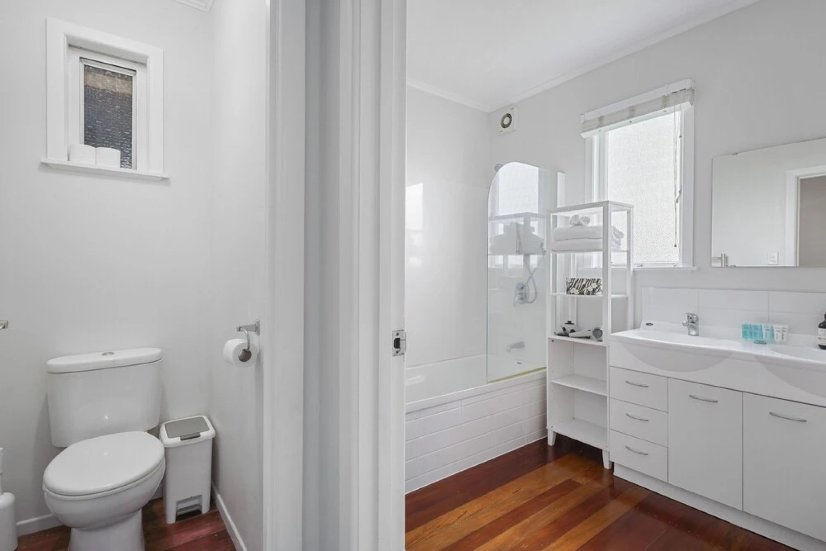 Amazing Home By Beach - Aircon-ed