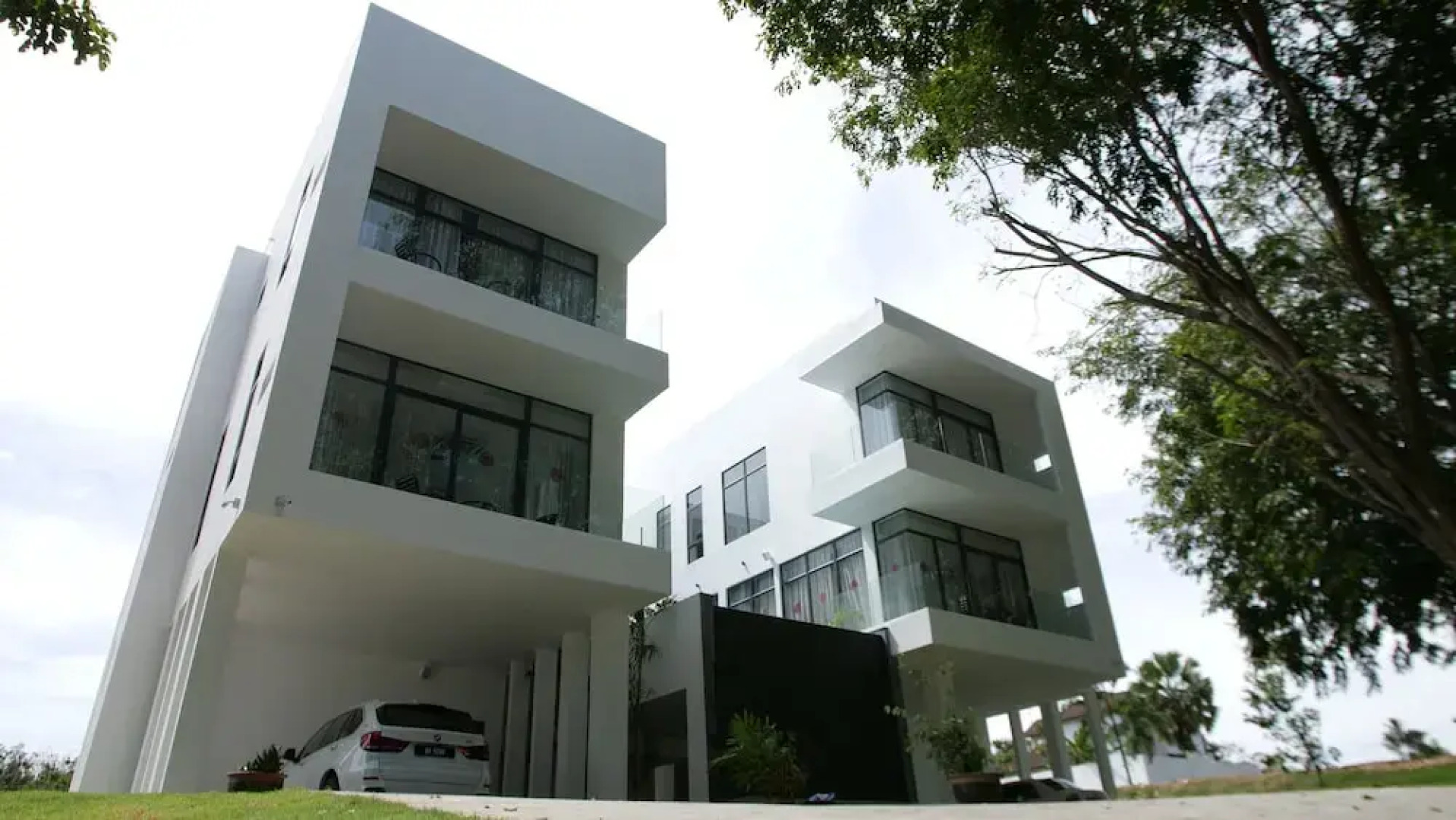 The Dahlias Luxury Residence