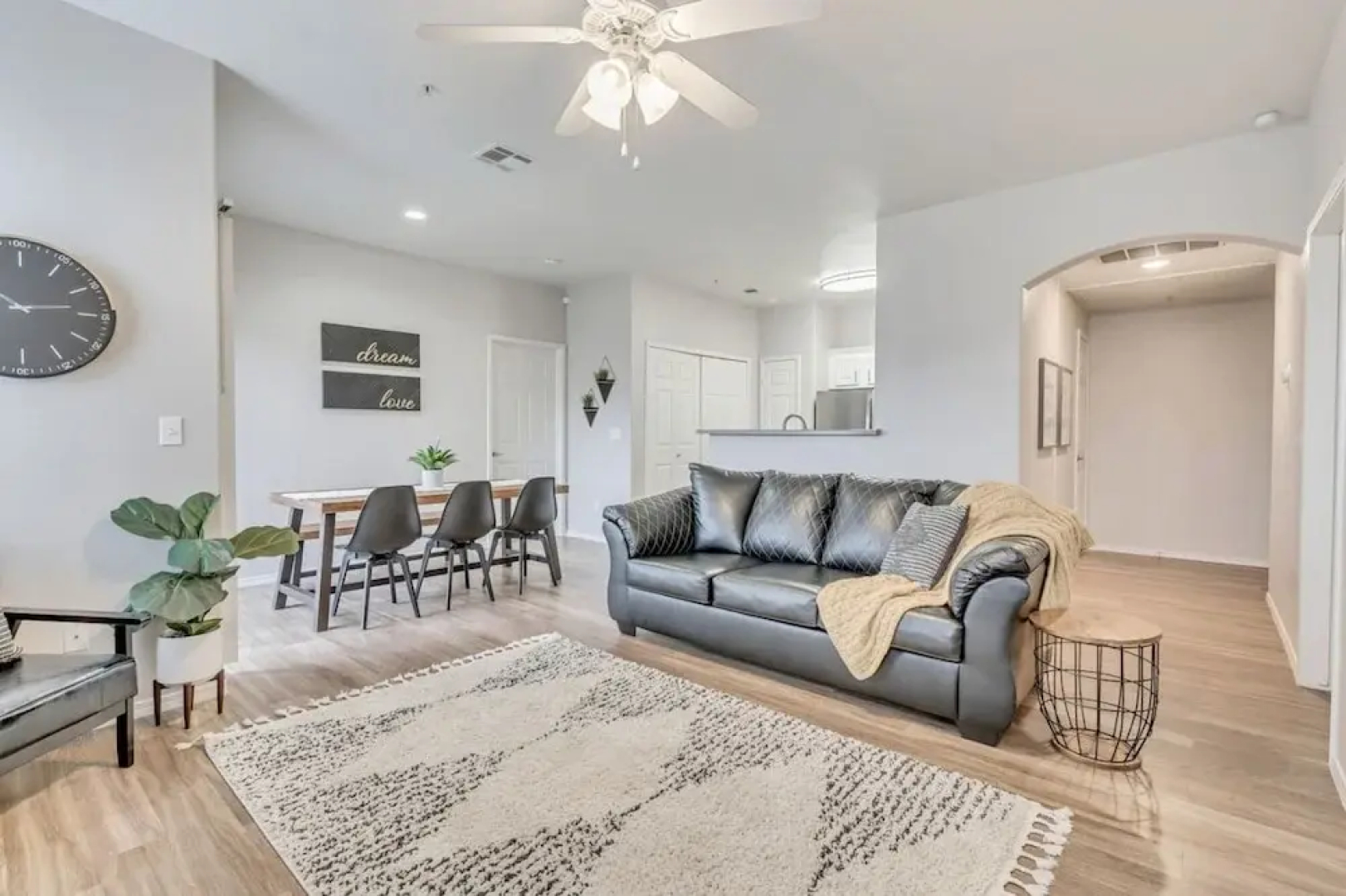 Luxury King Beds Pool Gym - Near Hill AFB