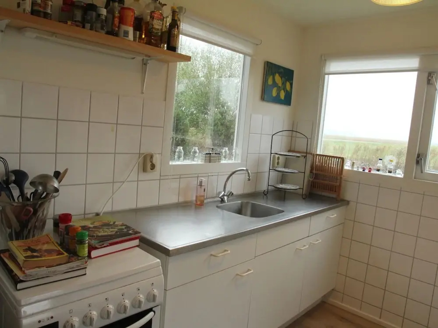 Romantic Holiday Home Directly on the Markermeer Lake with Waterfront Terrace