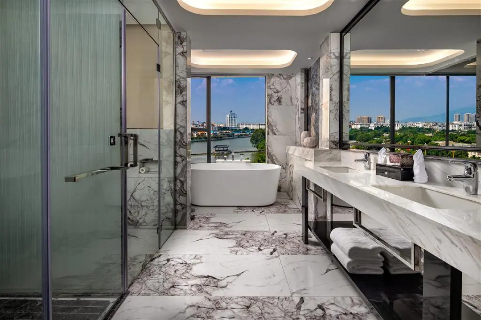 Ramada by Wyndham Mengzi Suites