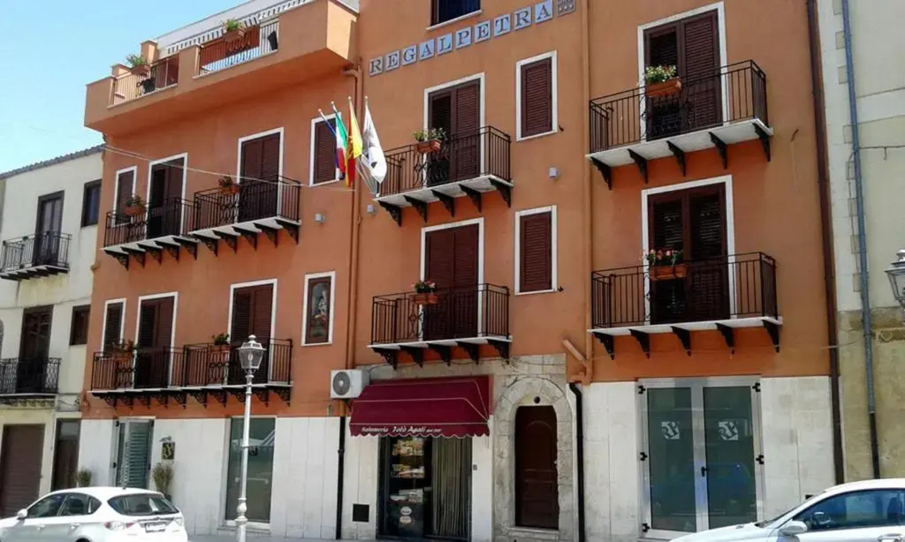Regalpetra Hotel