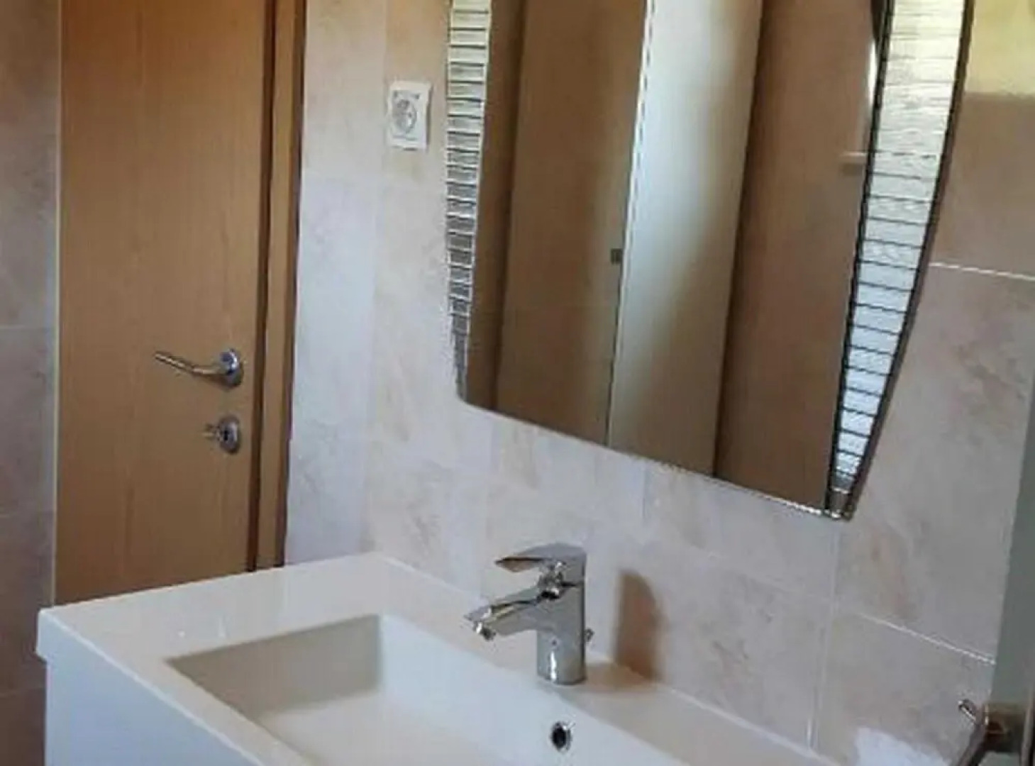 Seaside Retreat Holiday Home With Terrace