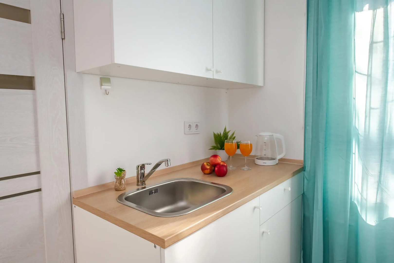 Уютные студии на проспекте 100-летия Владивостока 147