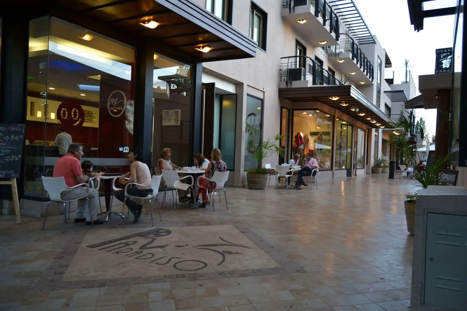 Plaza Paradiso Petit Hotel