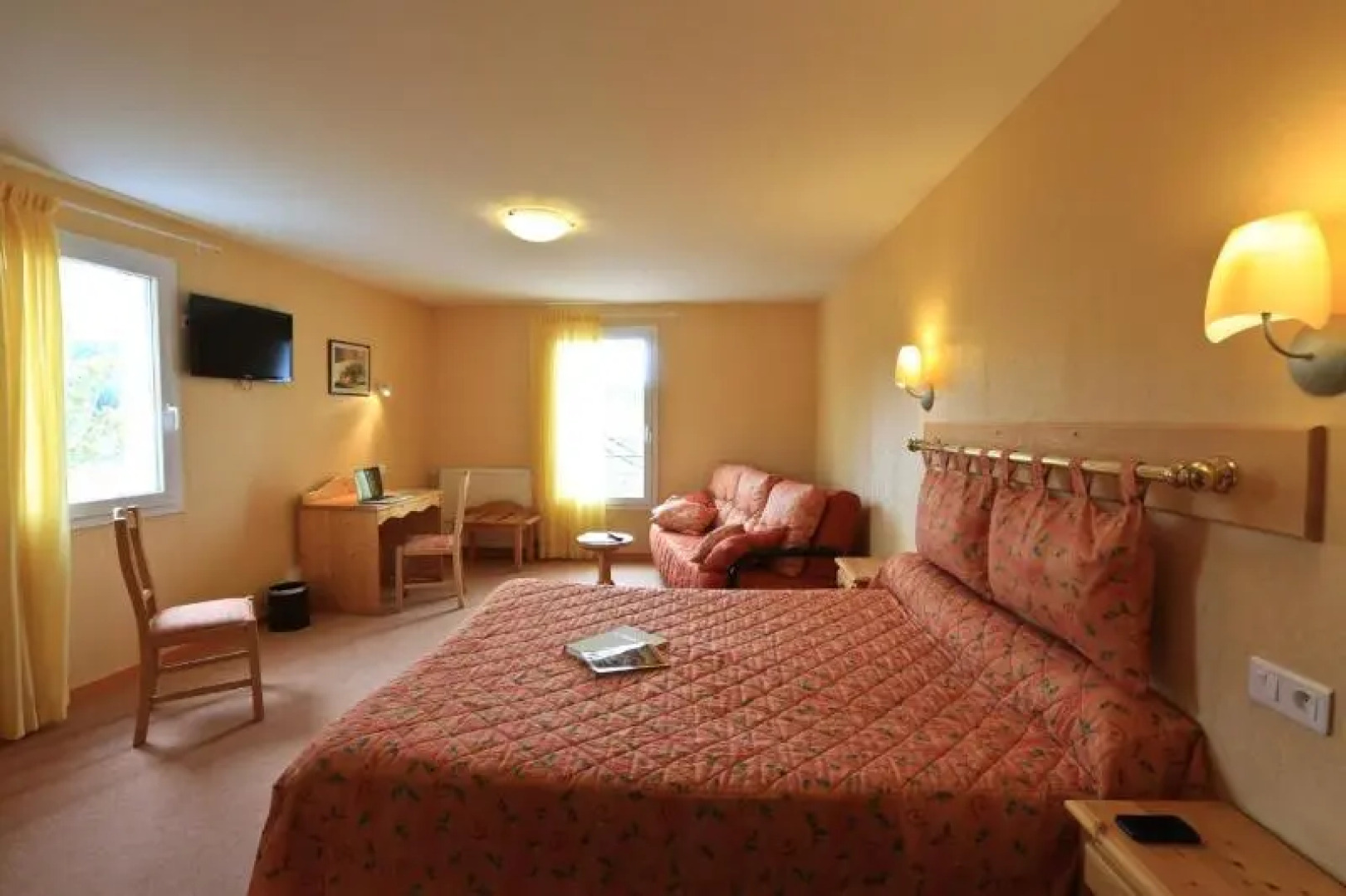 Logis Hotel Spa Rest. le Provence