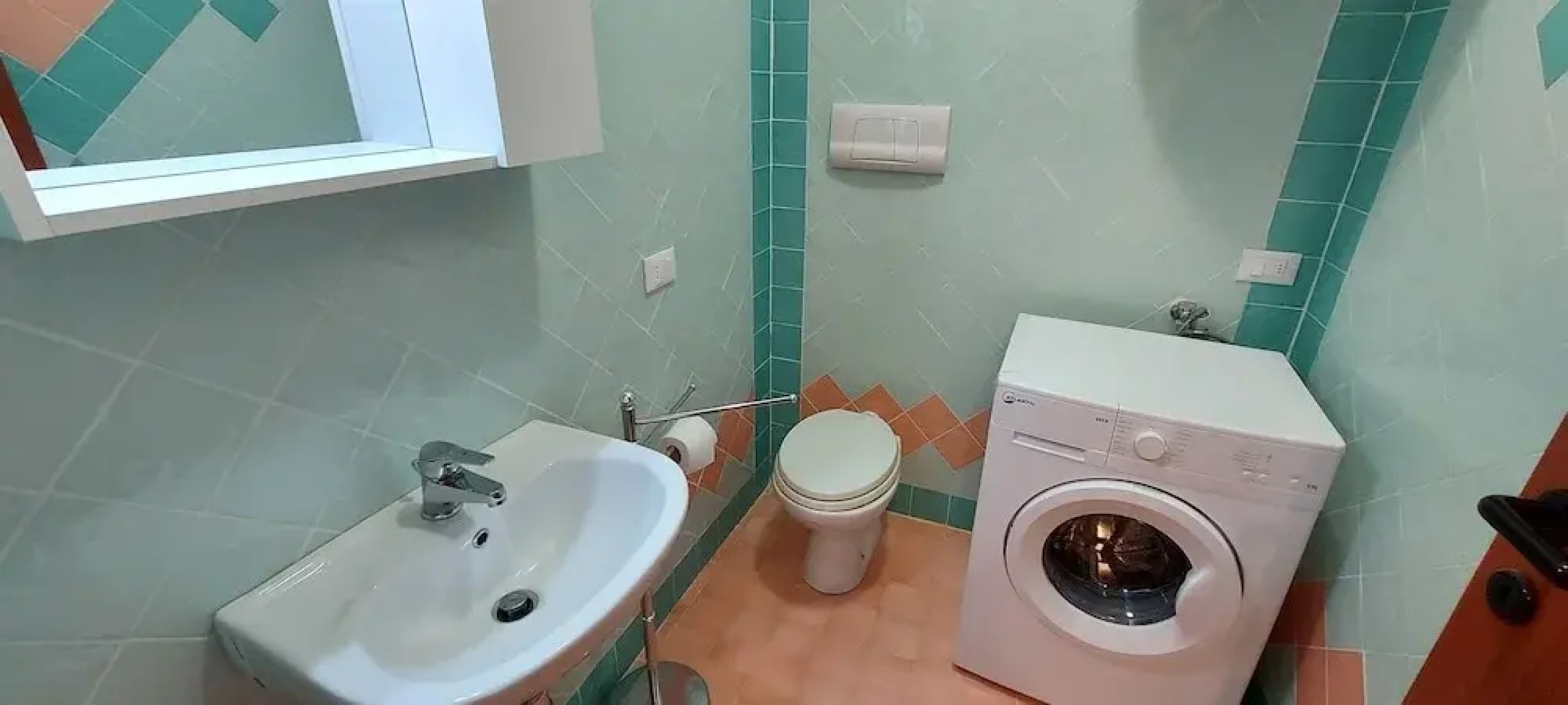 Brand New Apartment 10 Minutes From The Sea