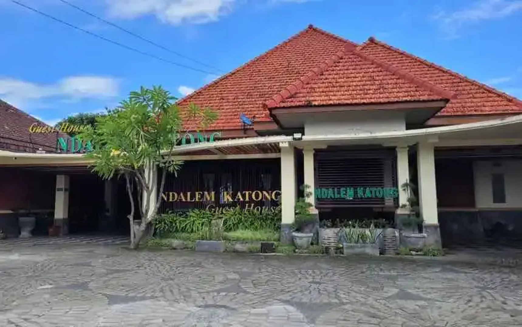 Ndalem Katong Guest House Ponorogo