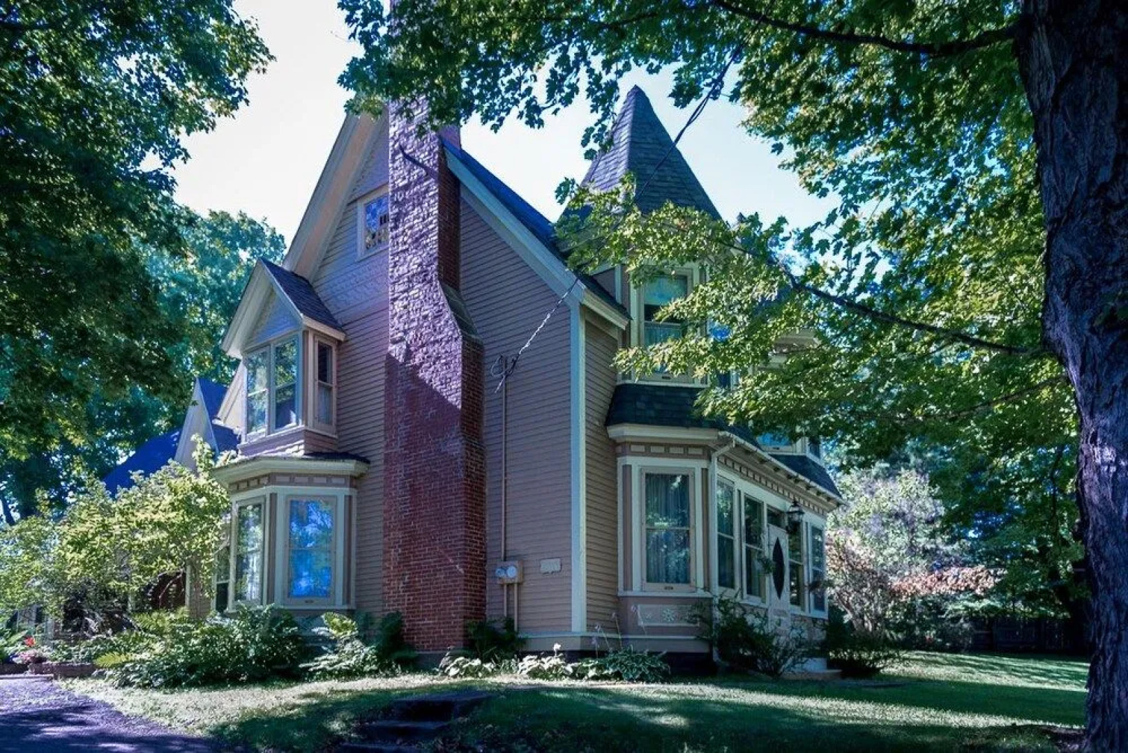 Sackville Bed & Breakfast