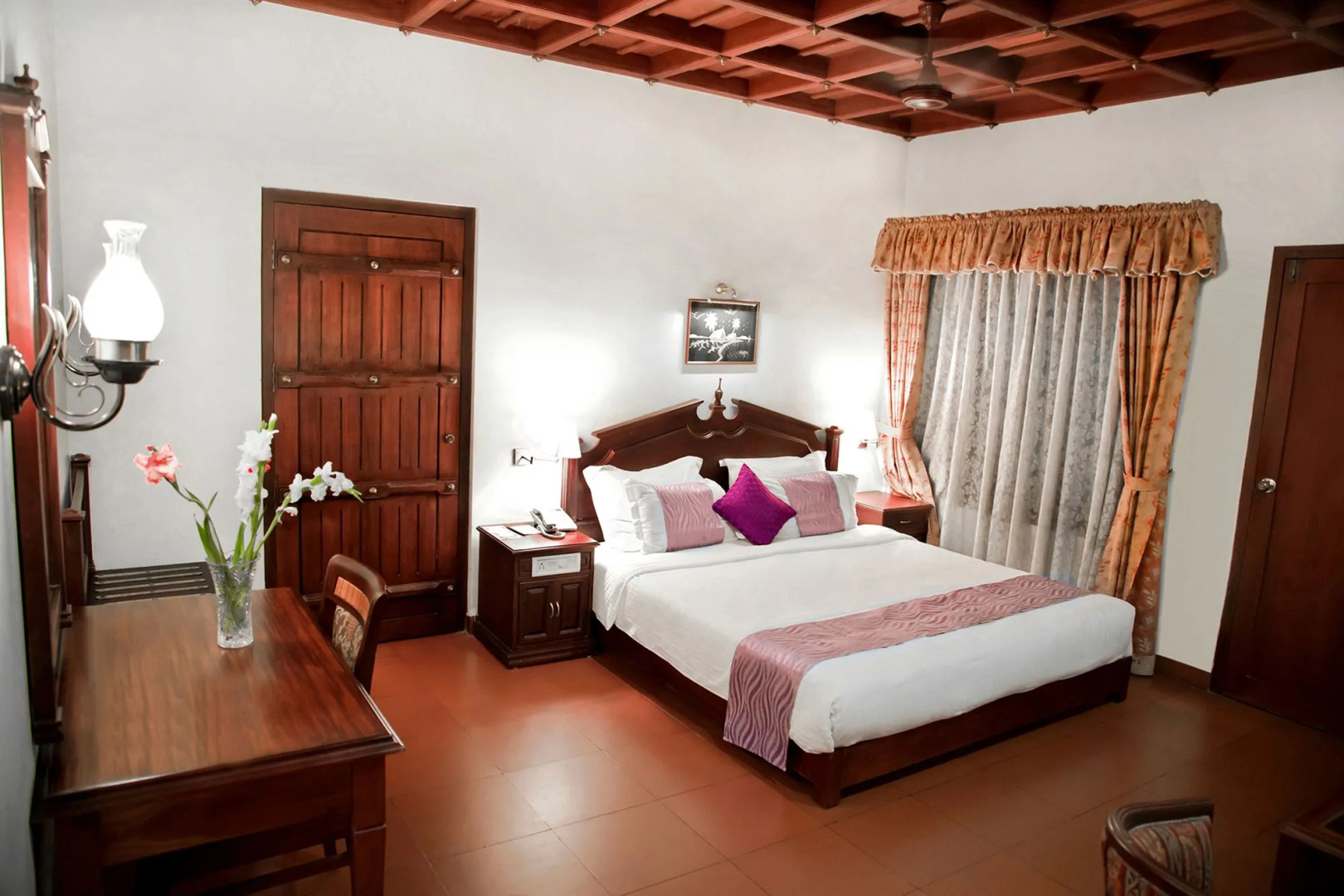 Sterling Lake Palace Alleppey