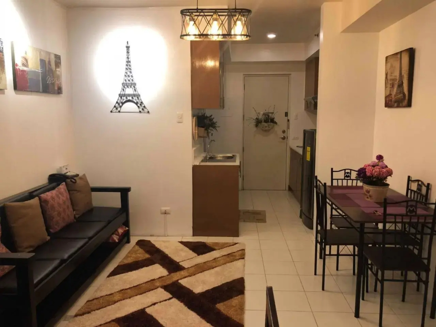 Centropolis Deluxe Couple Suite