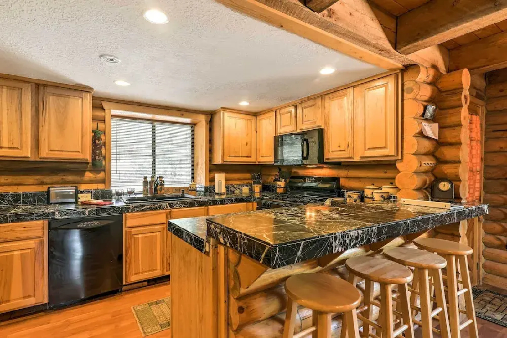 Cozy Utah Cabin w/ Deck & Fire Pit!