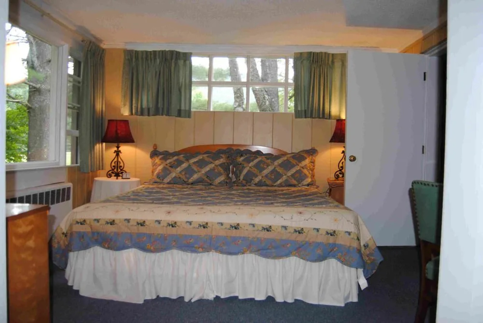 Sky Valley Motel & Cottages