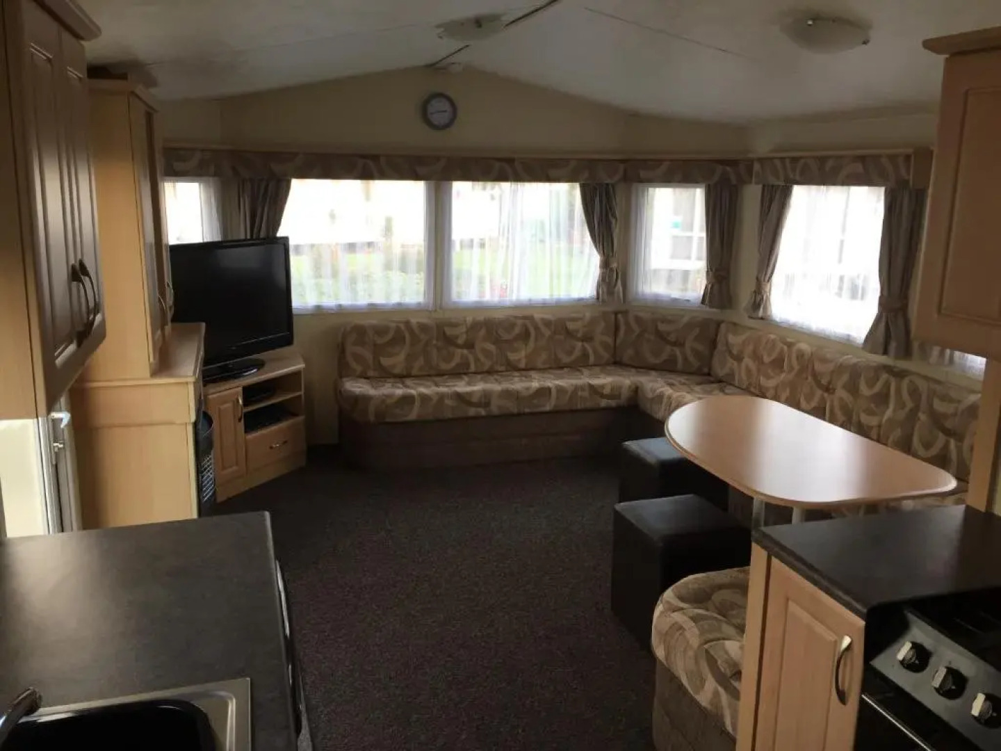 10 Berth 4 Bedroom Butlins Caravan