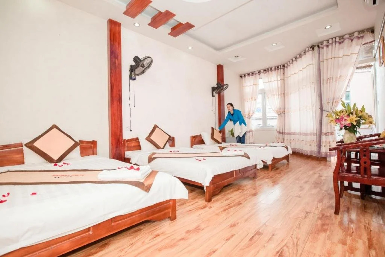 Halong Party Hostel & Hotel