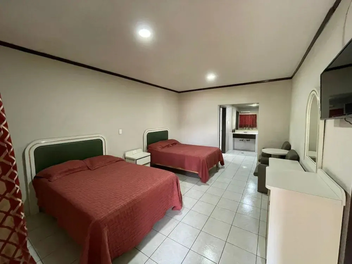 Kavia Meoqui Hotel & Suites