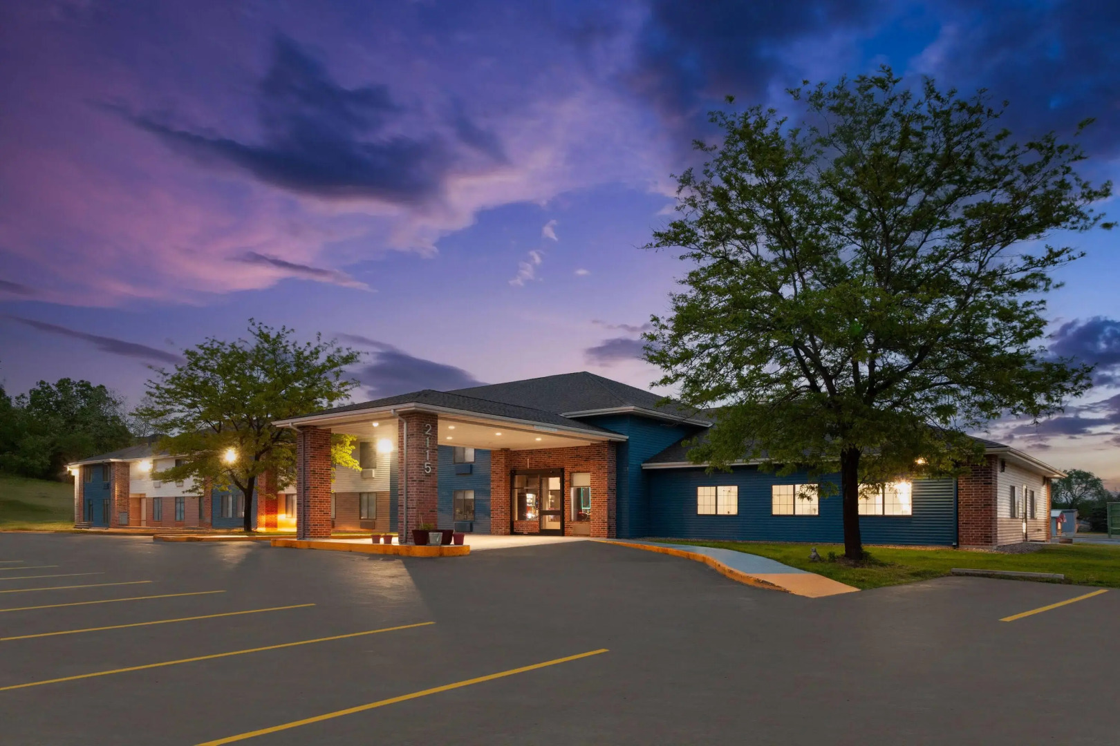 AmericInn by Wyndham Reedsburg