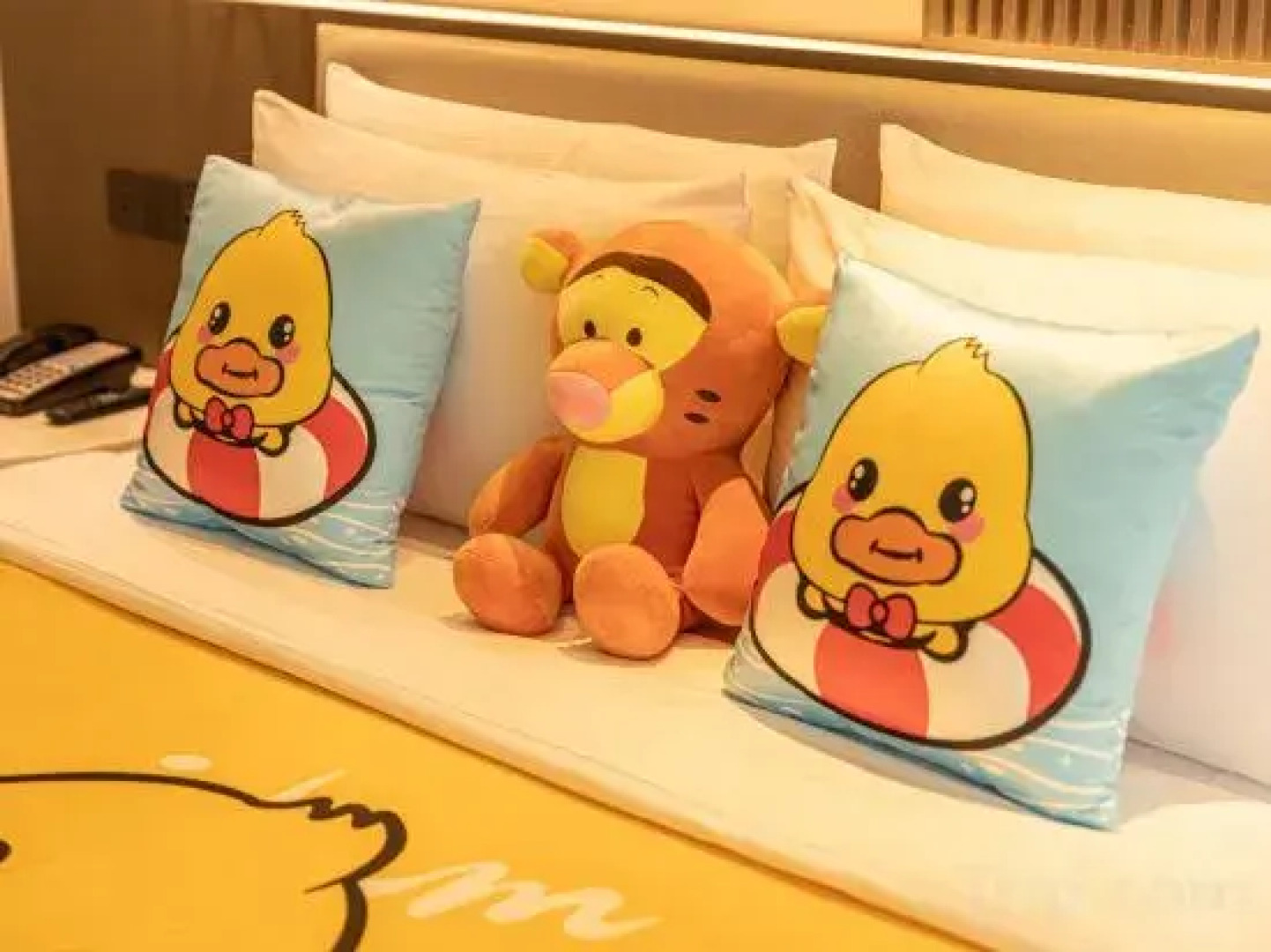 Crystal Orange Shanghai Jinling East Road The Bund