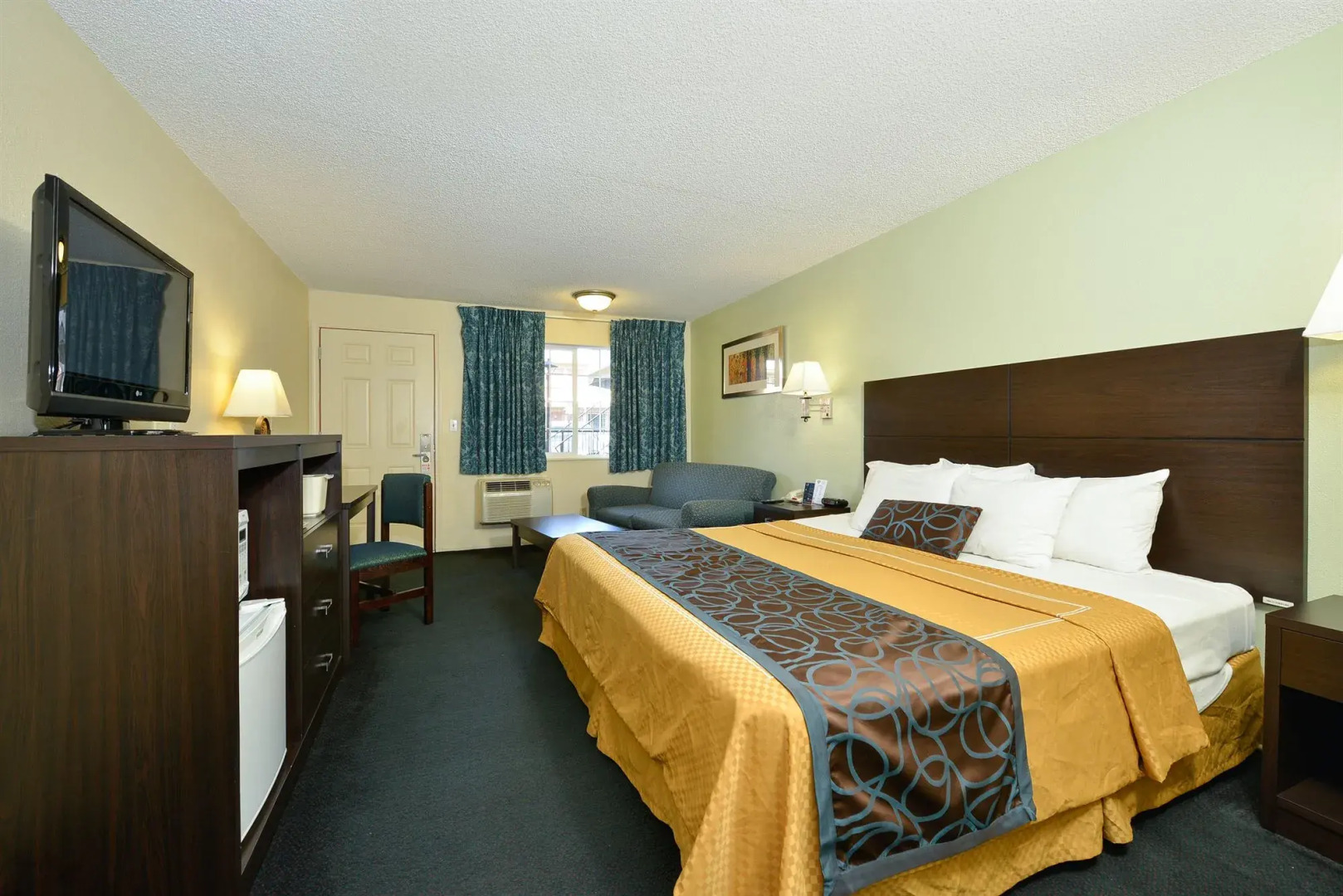 University Inn & Suites