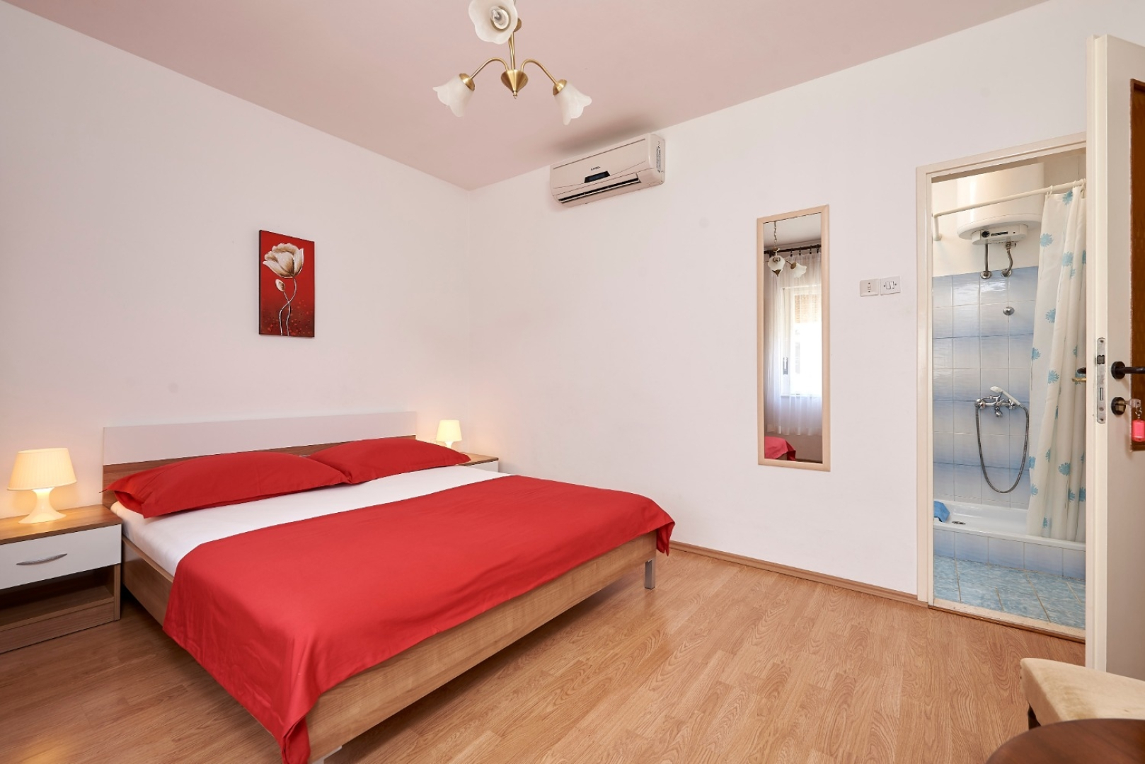 Room Ivo - with garden: R2 Trogir, Riviera Trogir