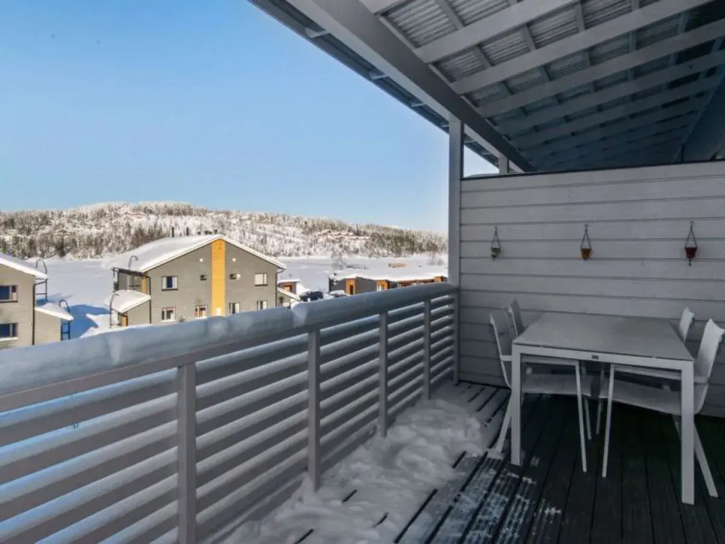 Skivillas 78 ukkohalla (2)