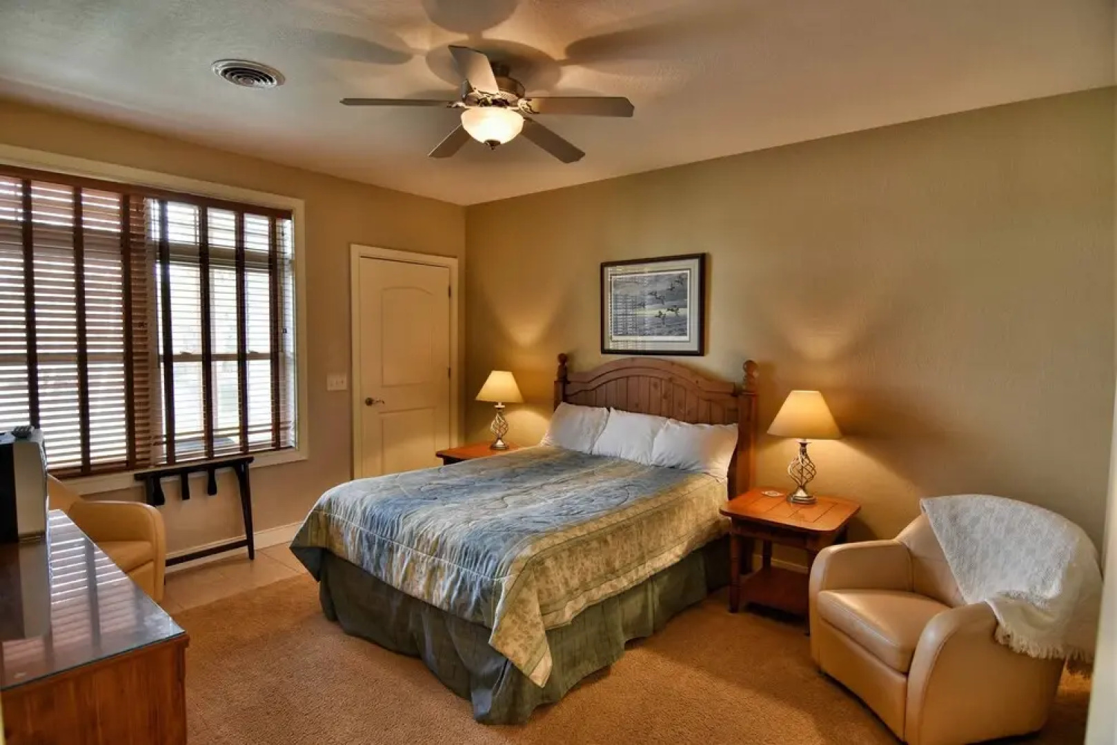 Unit 411a 1 Bd/ 1 Ba Condo 1 Bedroom Condo by RedAwning