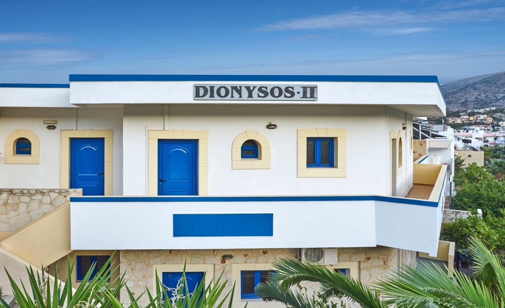 Dionysos Apartments and Studios