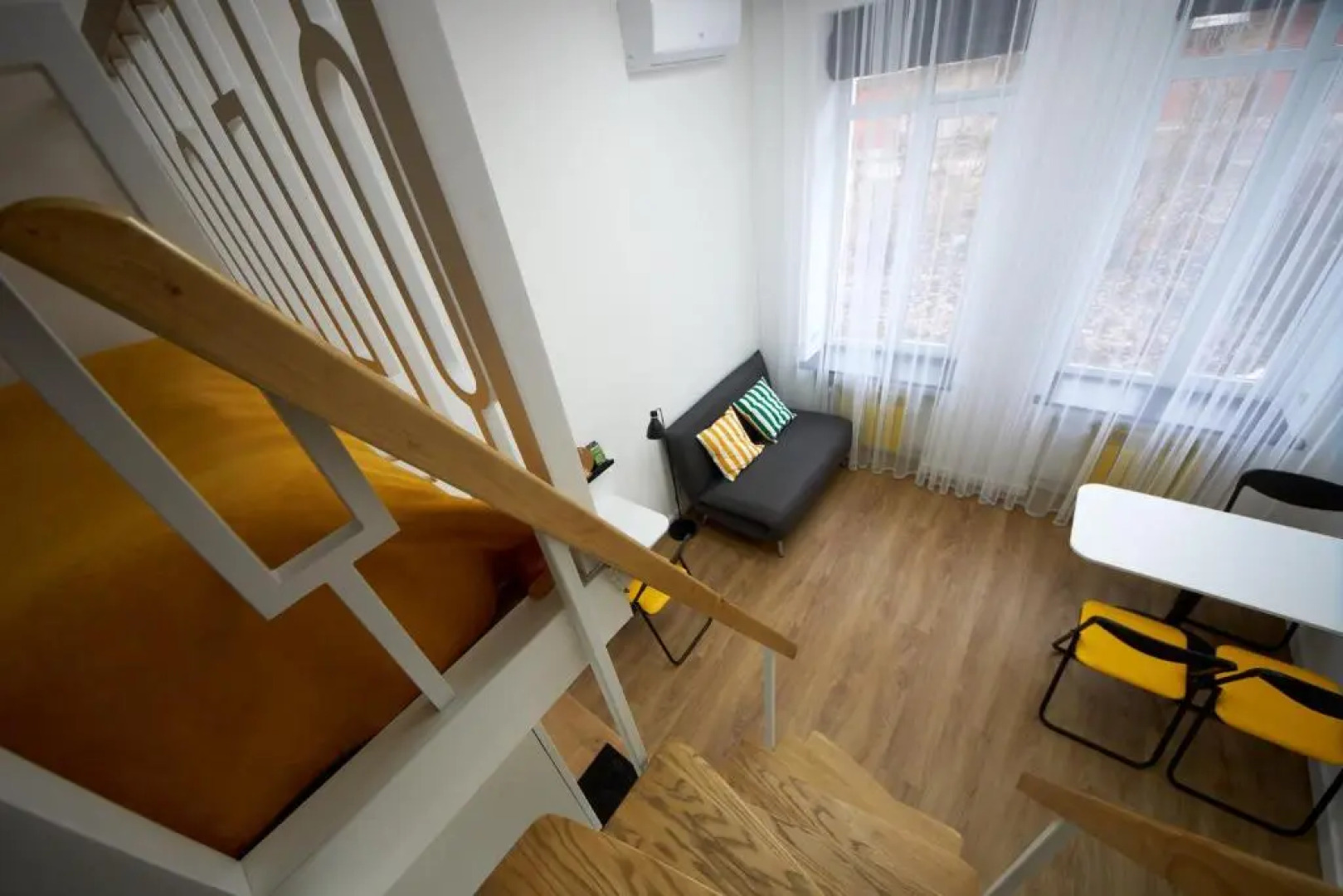 Затишні дворівневі смарт апартаменти