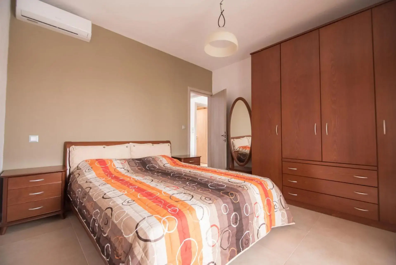 Vicky Rooms