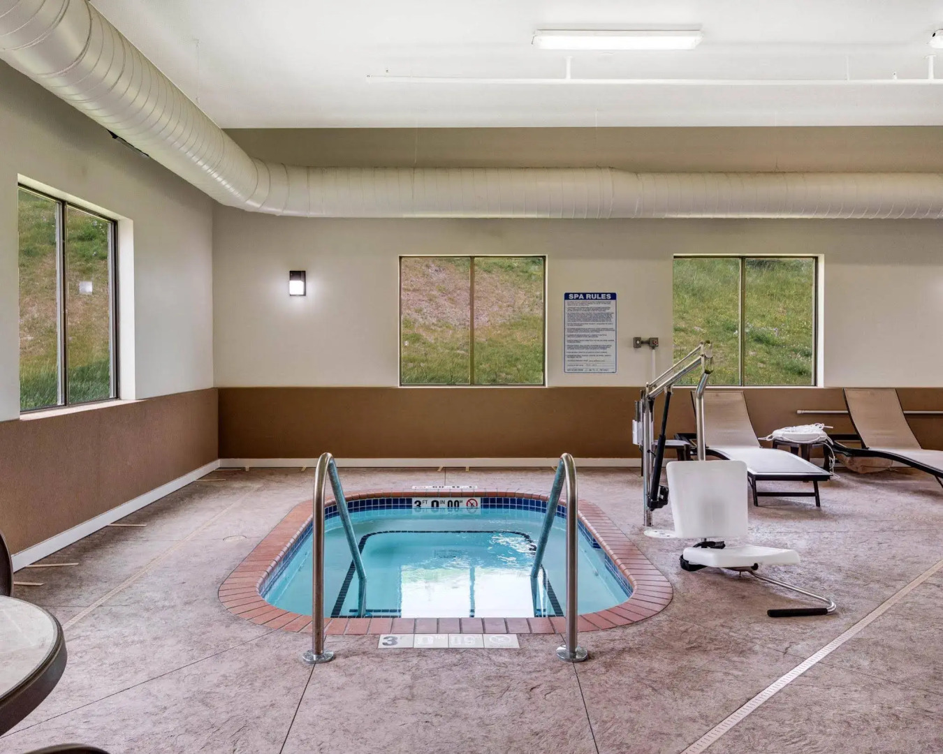 Comfort Suites Bridgeport - Clarksburg