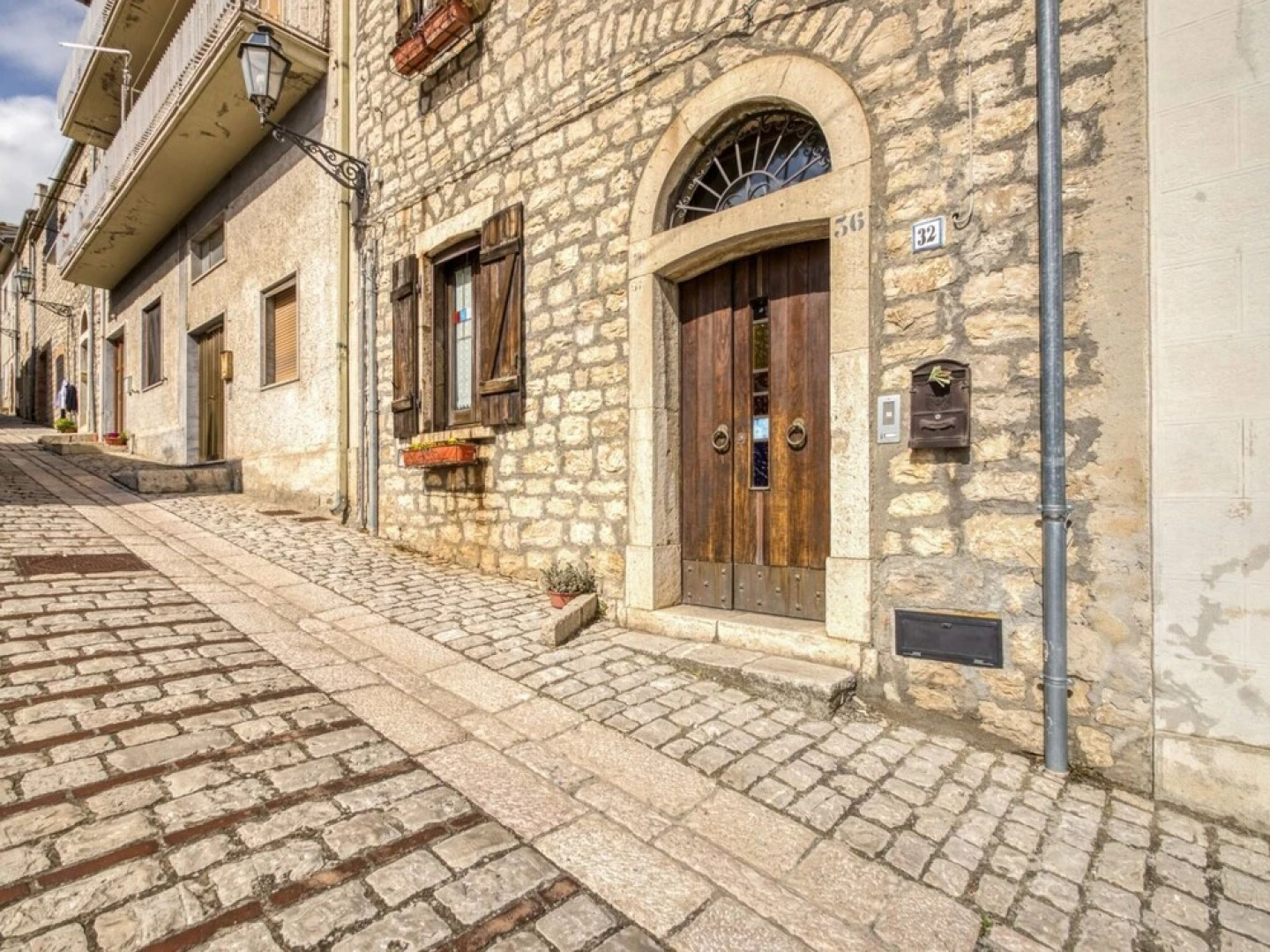 Elegant Apartment in Buonalbergo near Town Center